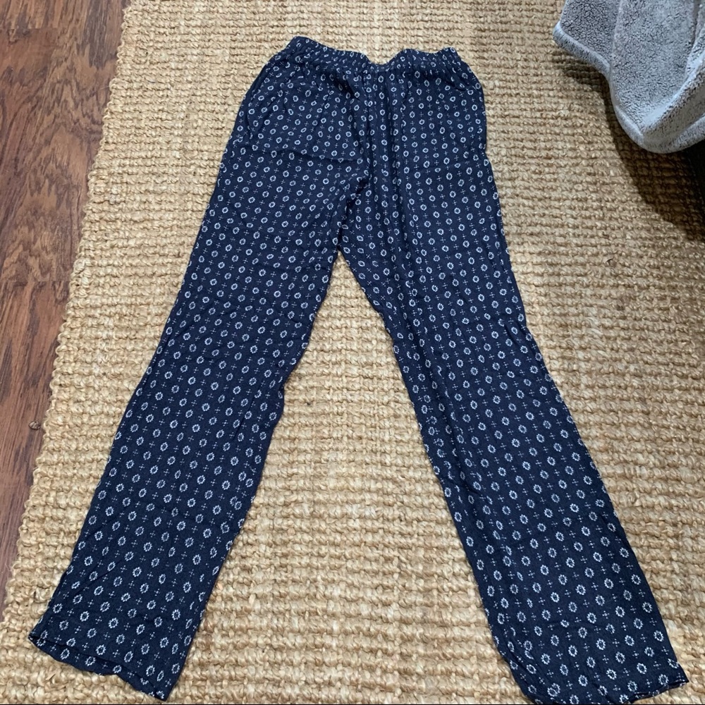 Blue patterned pants - Picture 2 of 3